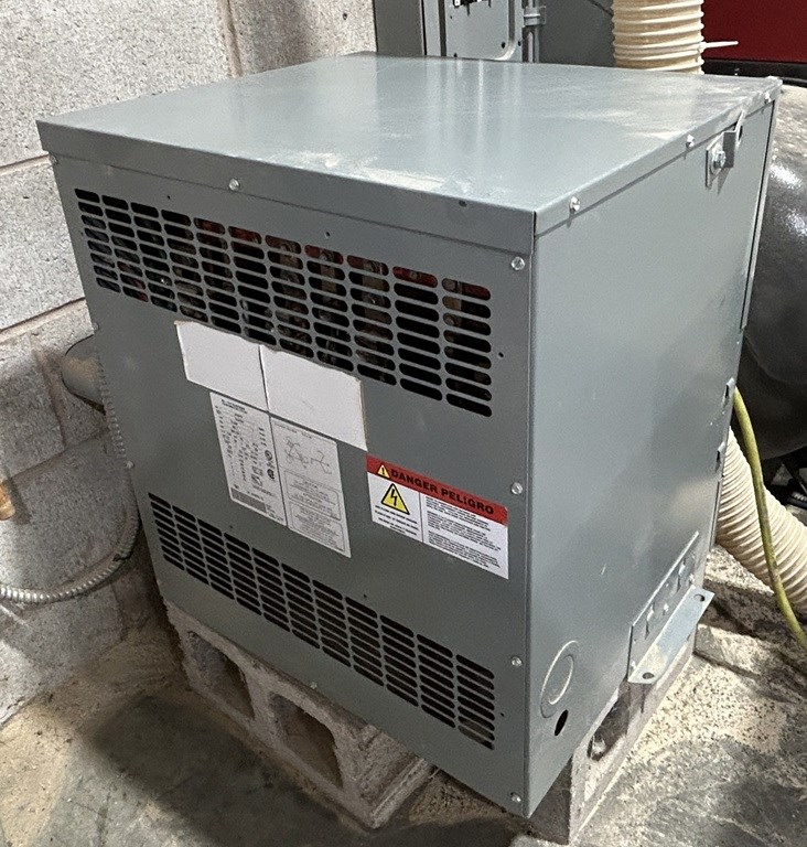 General "DA3075V" 75 Ann kva Dry-Type Transformer