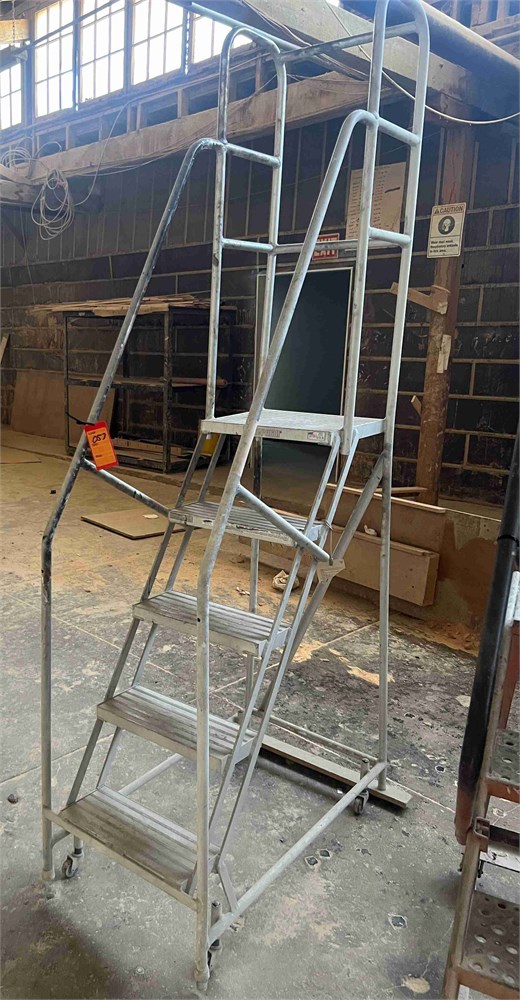 Rolling Step Ladder