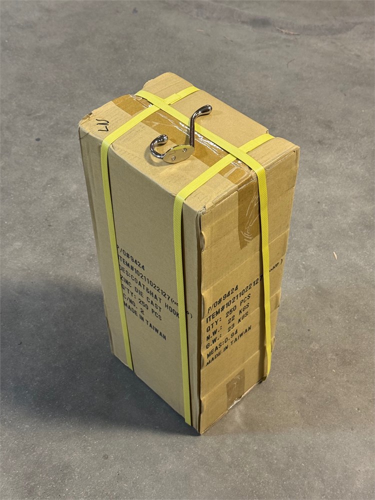 (250) Large Nickle Hooks