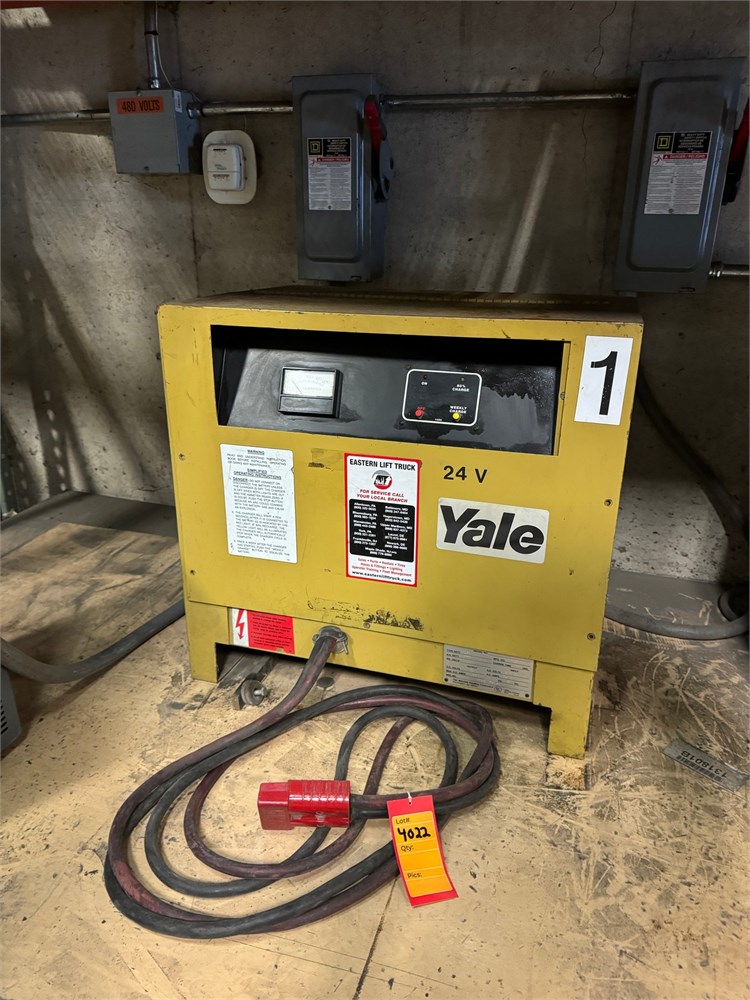 Yale "3YN13-775" Industrial Forklift Battery Charger