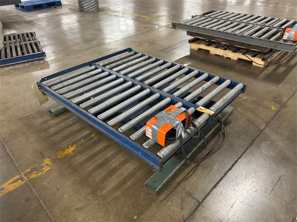 Lift Table with Conveyor