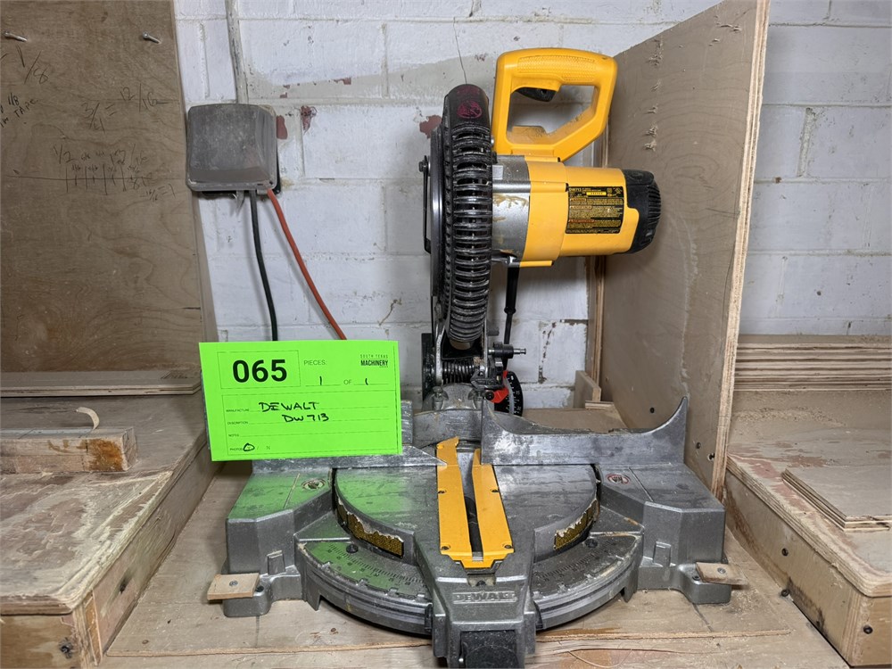 Dewalt "DW713" Double Compound Miter Saw