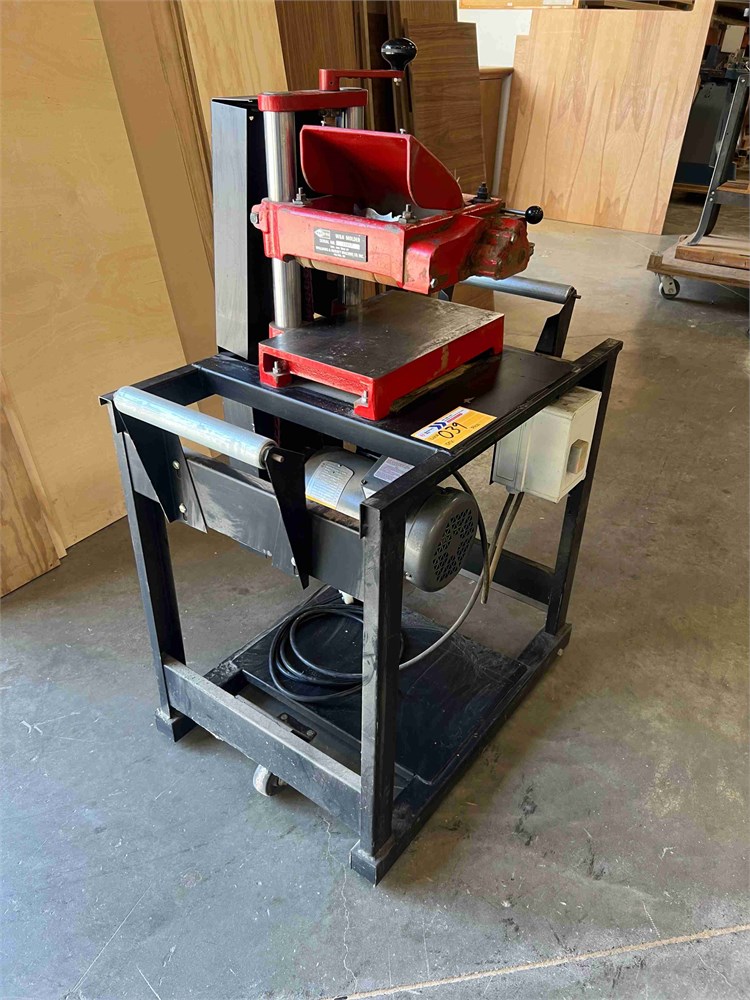 W & H Moulder