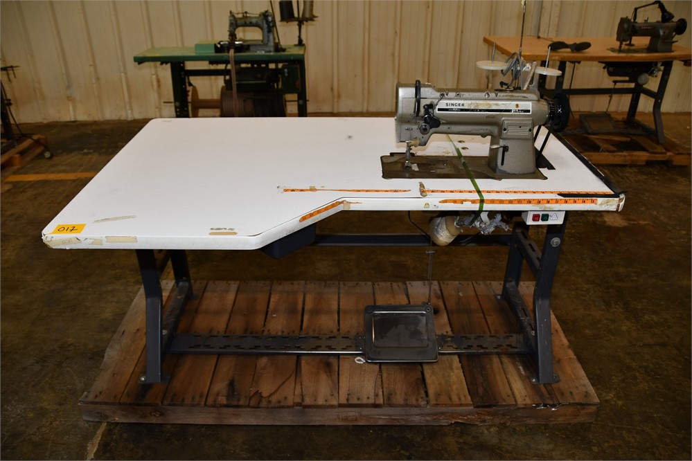 Singer "211 A157AA" Sewing Machine & Table