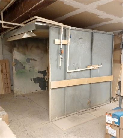 LOT# 015A  SPRAY BOOTH * COMES WITH FAN & STACK (DIS- ASSEMBLED)