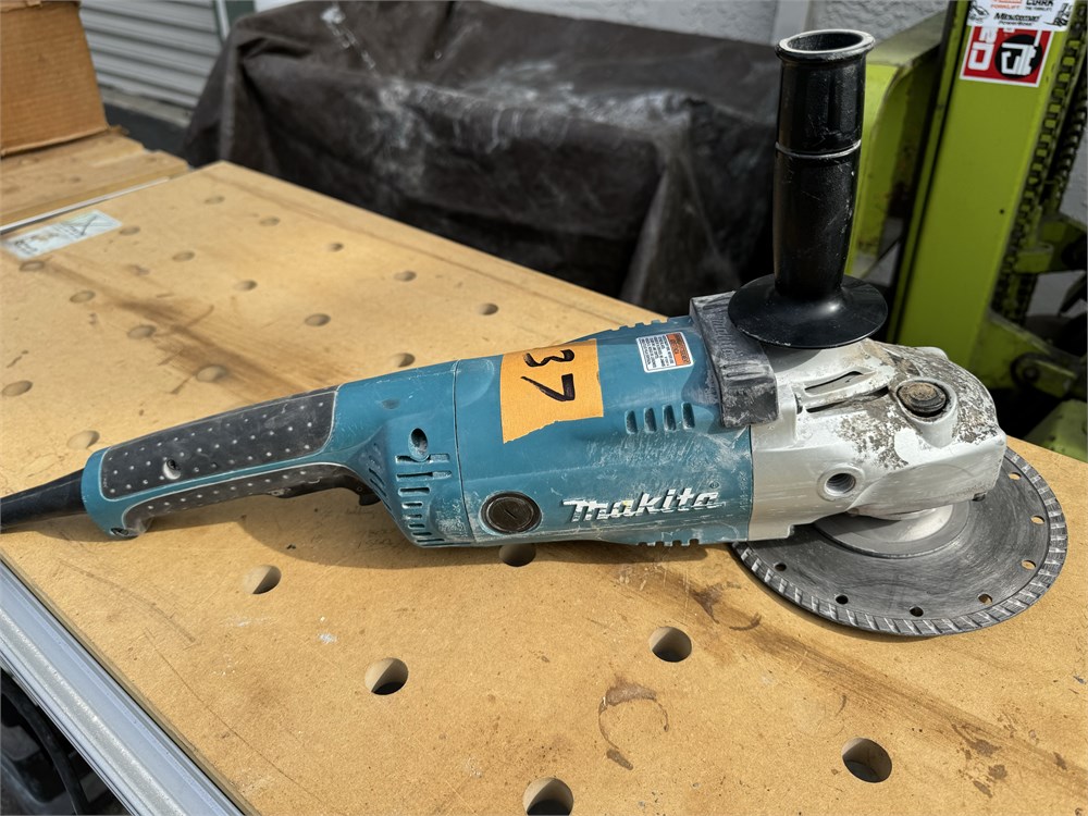 Makita  Grinder