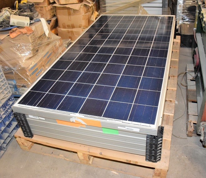 (5) SOLAR PANELS 300W  35.8V, 8.4A , 40" x 48"  * LOT OF 5