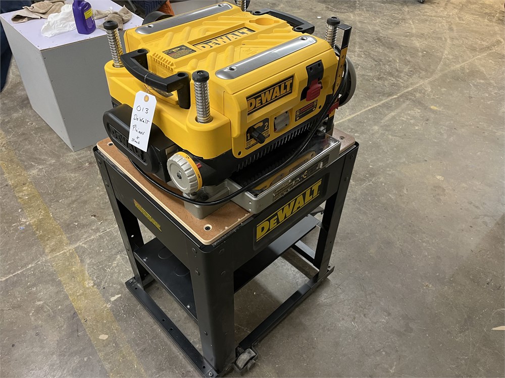 DeWalt "DW735" Portable Planer With Stand