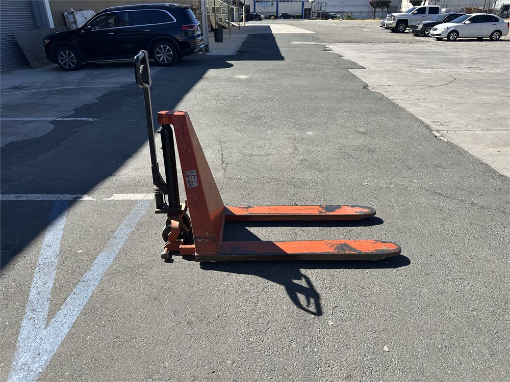BT "HHM100" Pallet Jack