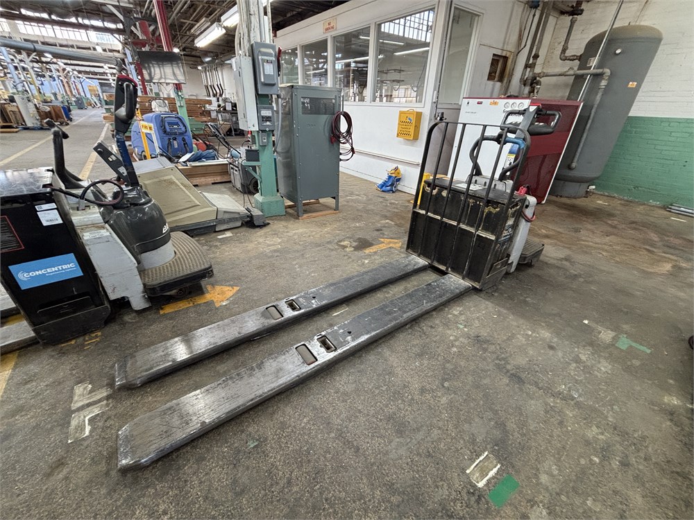 Barret Ride Long Powered Pallet Jack