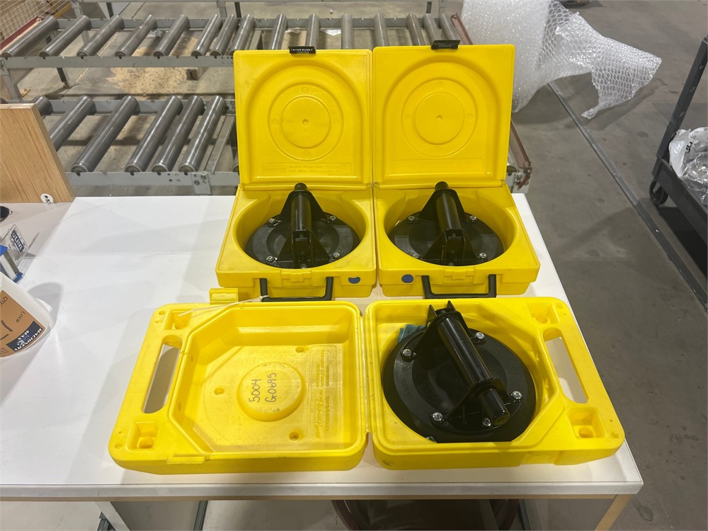 Vacuum Lifters & Cases - Qty (3)