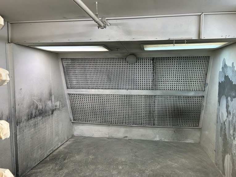 Spray booth - 10' x 7' x 7'H - Mississauga, ON