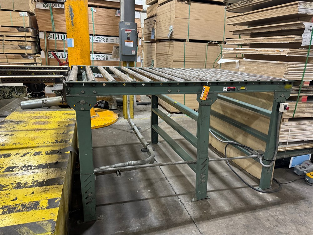 Hytrol Outfeed Roller Conveyor