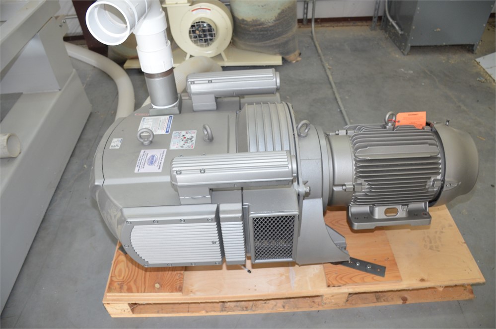 Becker "VTLF-2.40" vacuum pump