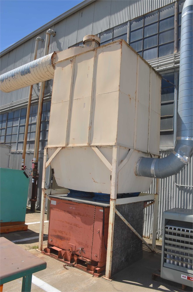 Exterior dust collector