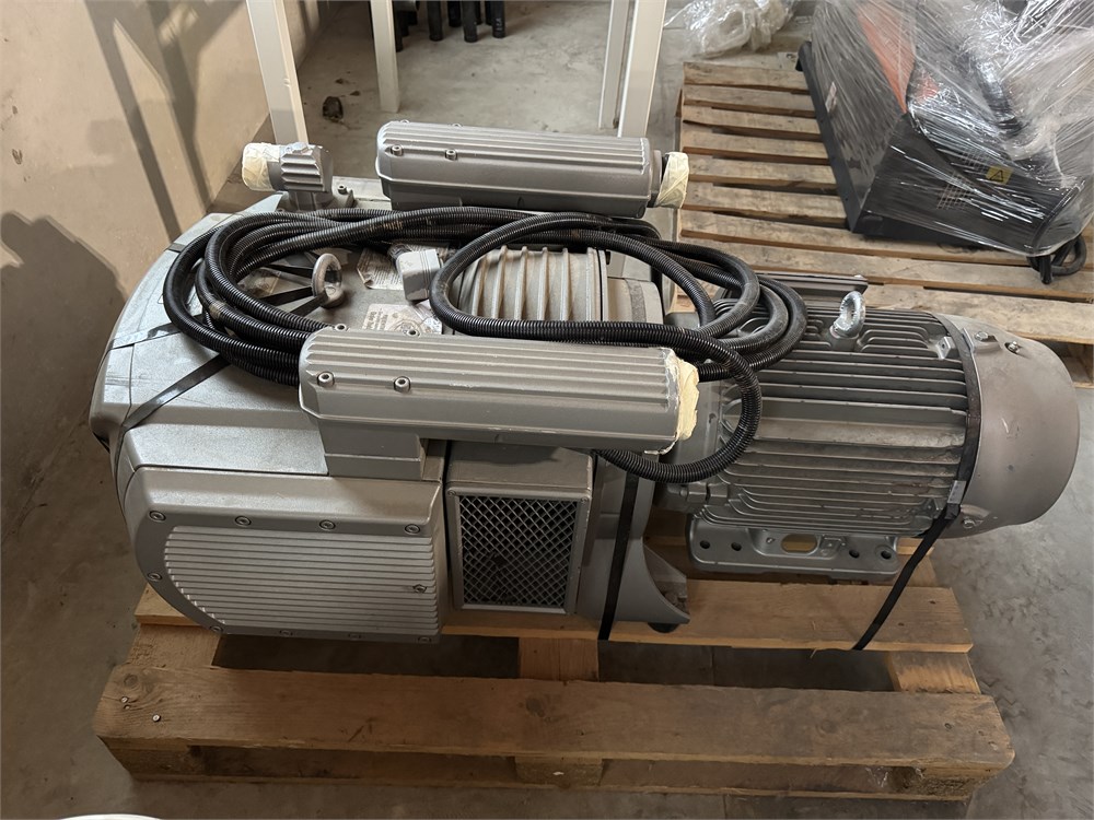 Becker "VTLF-2.250/0-79" Vacuum Pump