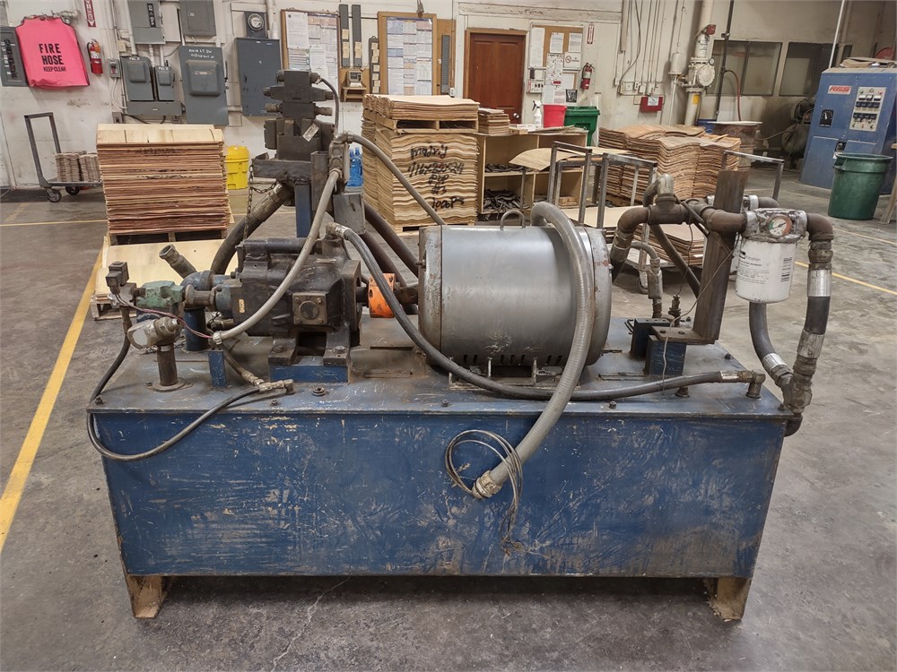 Multi-Hose Hydraulic Pump With Lincoln 40 HP Motor