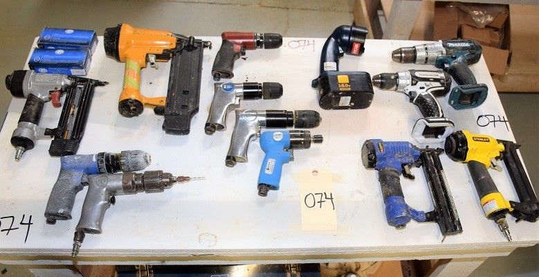 LOT OF CONTENTS ON CART * STAPLERS, NAILERS, AIR DRILLS ETC