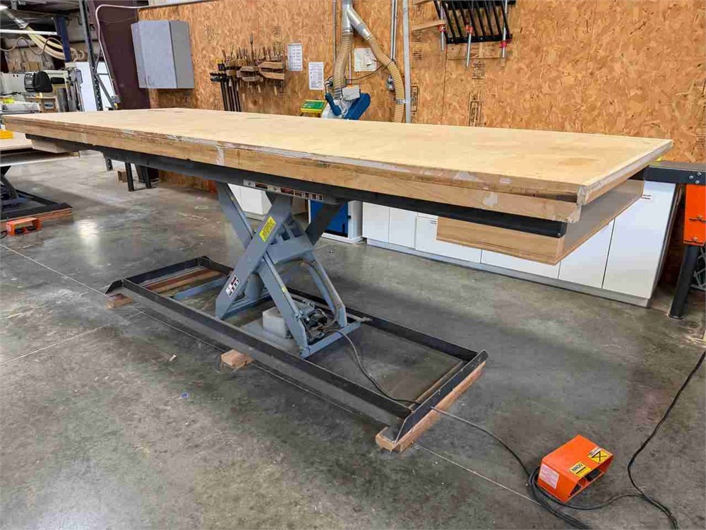 American Lifts "T1036022" Lift Table