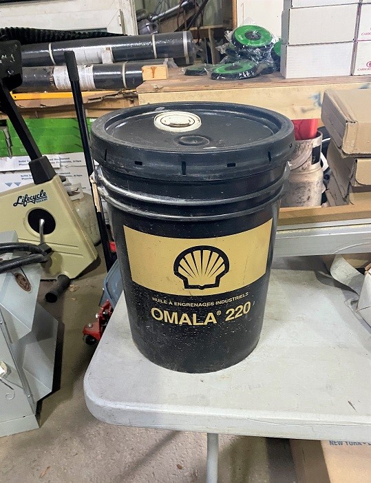 Shell Omala 220 EP Gear Oil - FULL 20 Litre