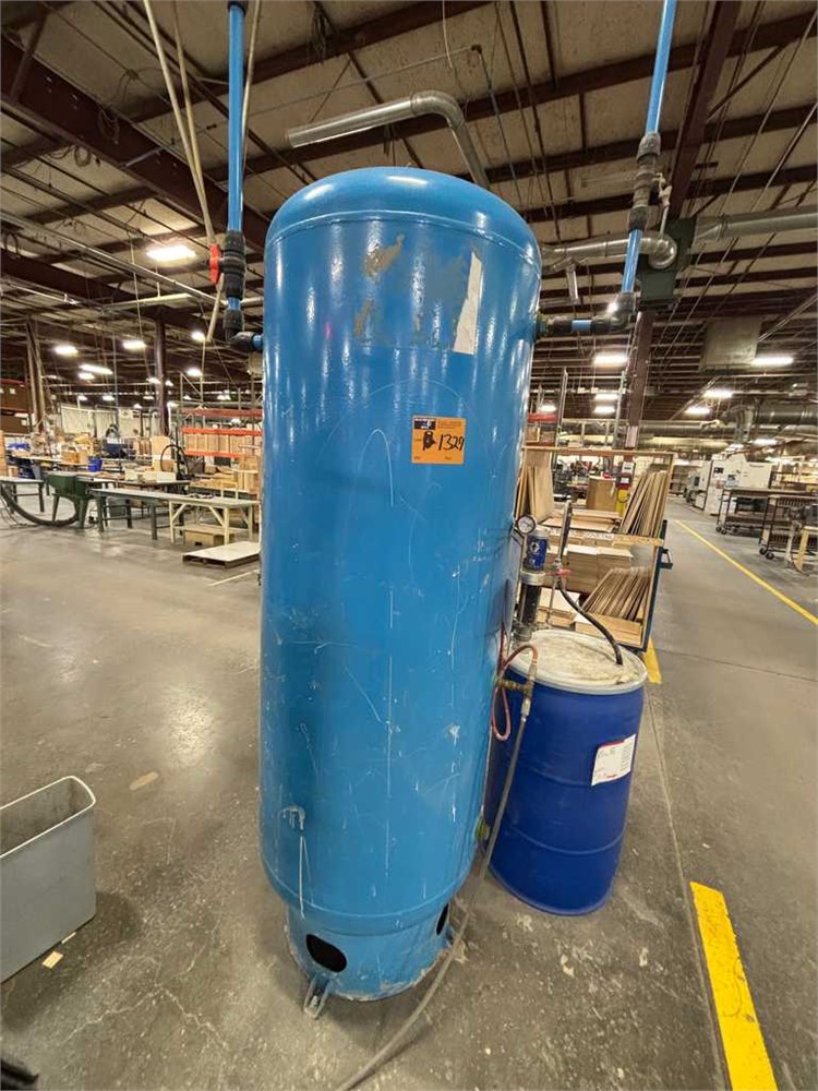 Vertical Air Storage Tank