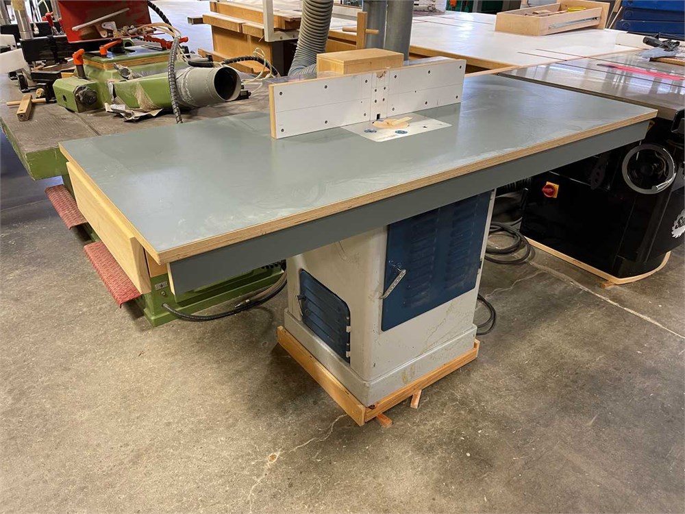 Router Table with Porter Cable Router