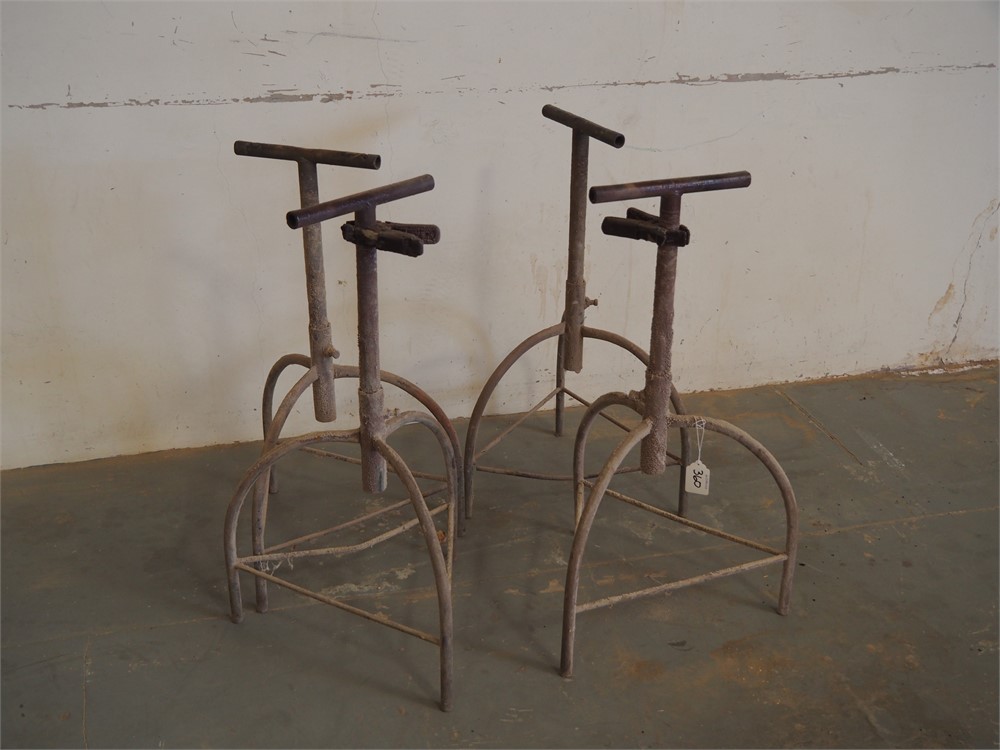 FINISH STANDS