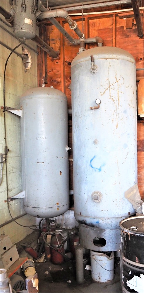 Lot of Walter R Cole Air Tanks