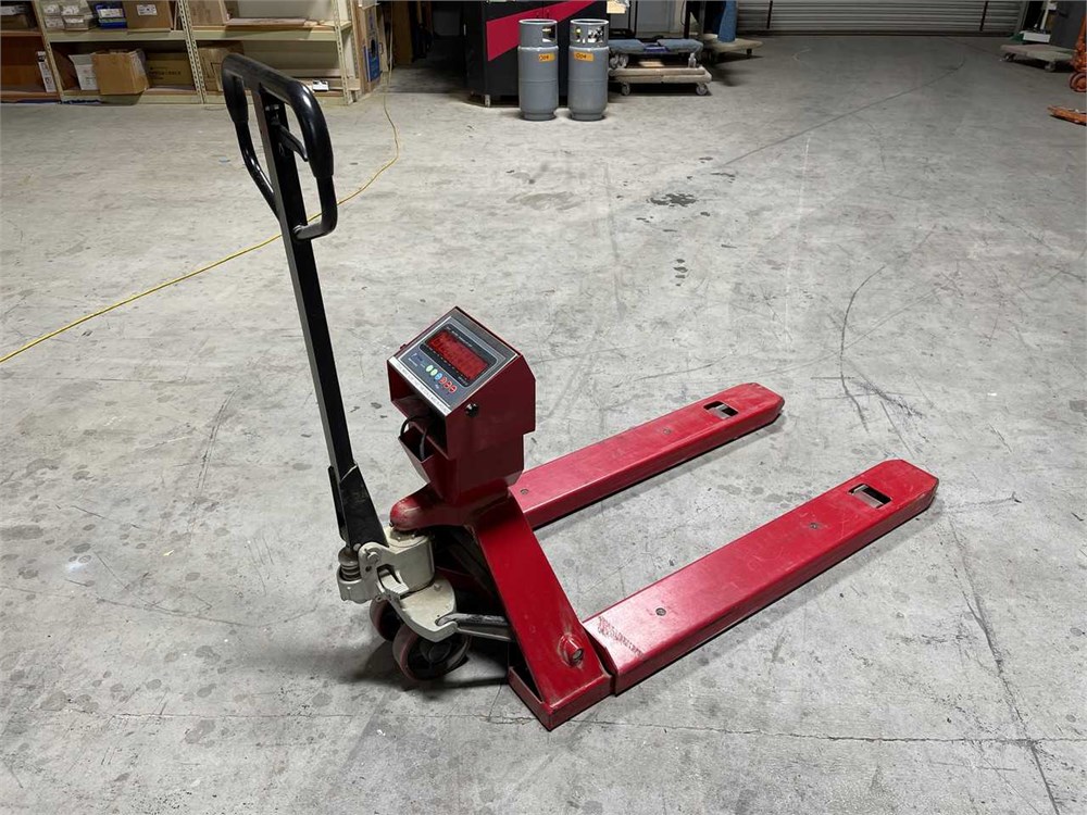 Pallet Jack with Weight Scale
