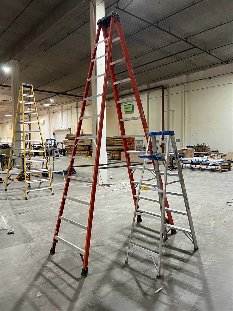 Step Ladders (2) 6' & 12'