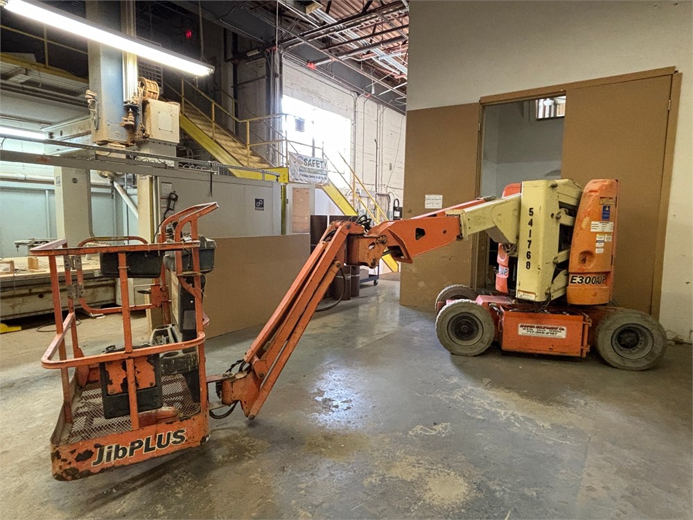 JLG "E300AJP" Snorkel Lift