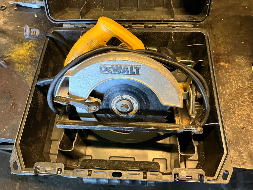 DeWalt power saw