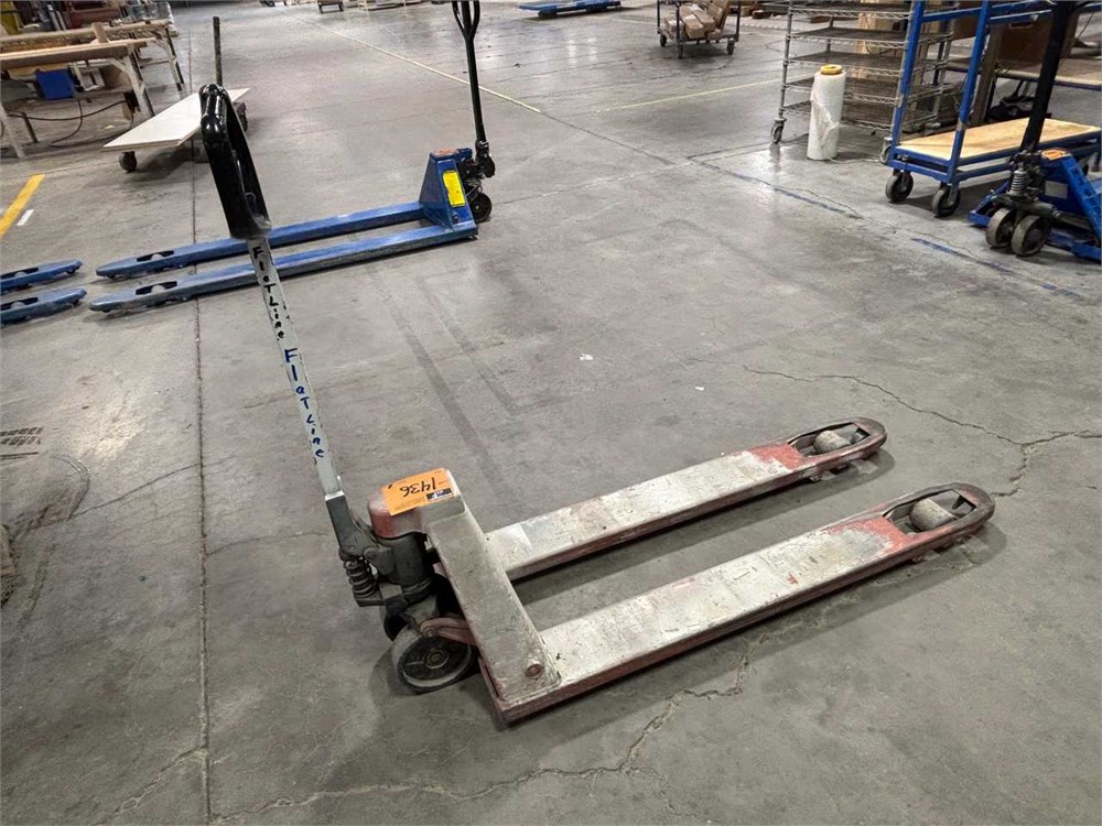 BT "L23-U" Pallet Jack