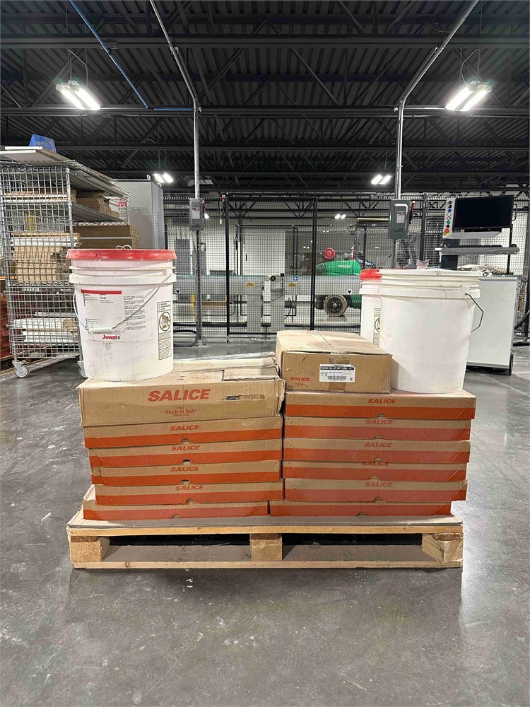 Pallet of Salice 7555/533 Full Ext. Soft Close 21" Drawer slides