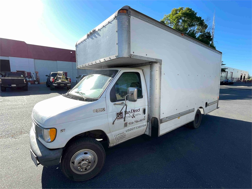 Ford "E-350 Super Duty" Delivery Van