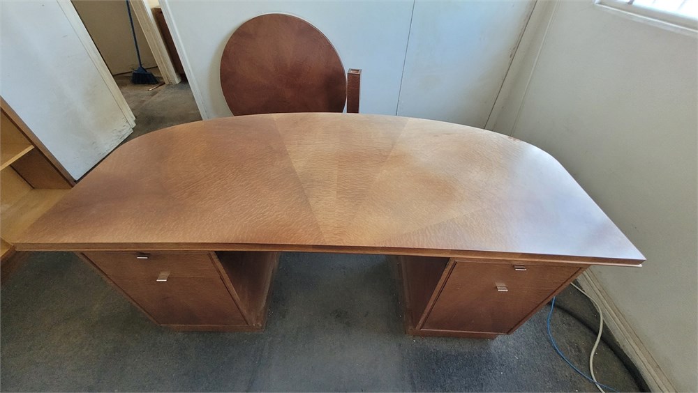 Table & Desk