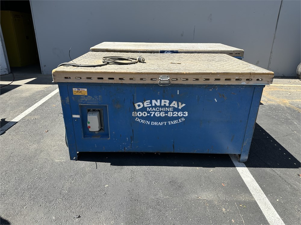 Denray "7200B" Downdraft Table