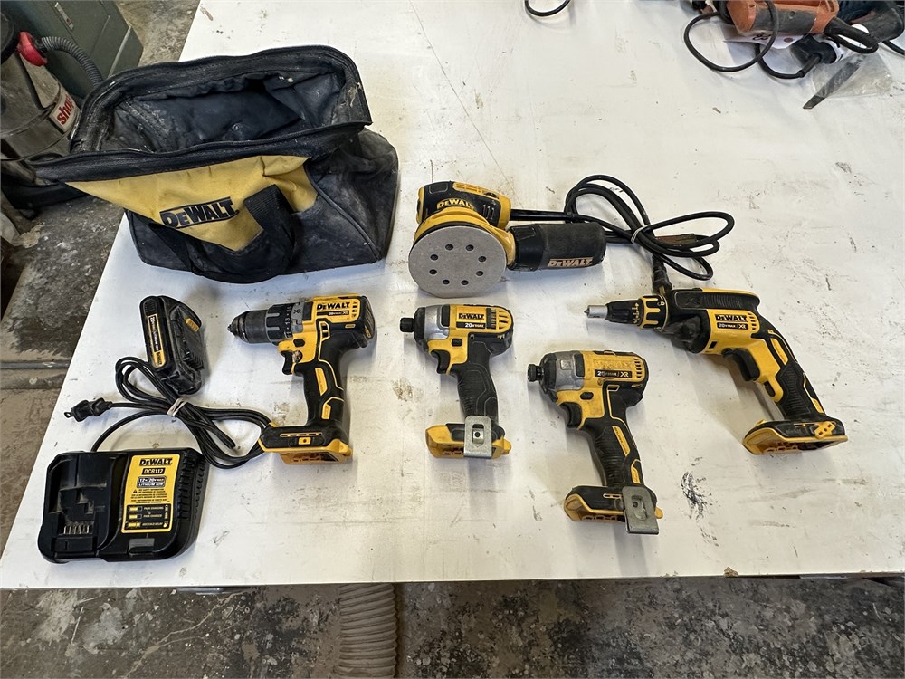 DeWALT 20V POWER TOOL Lot - Lot of 5 + 1 Battery - Toronto, ON