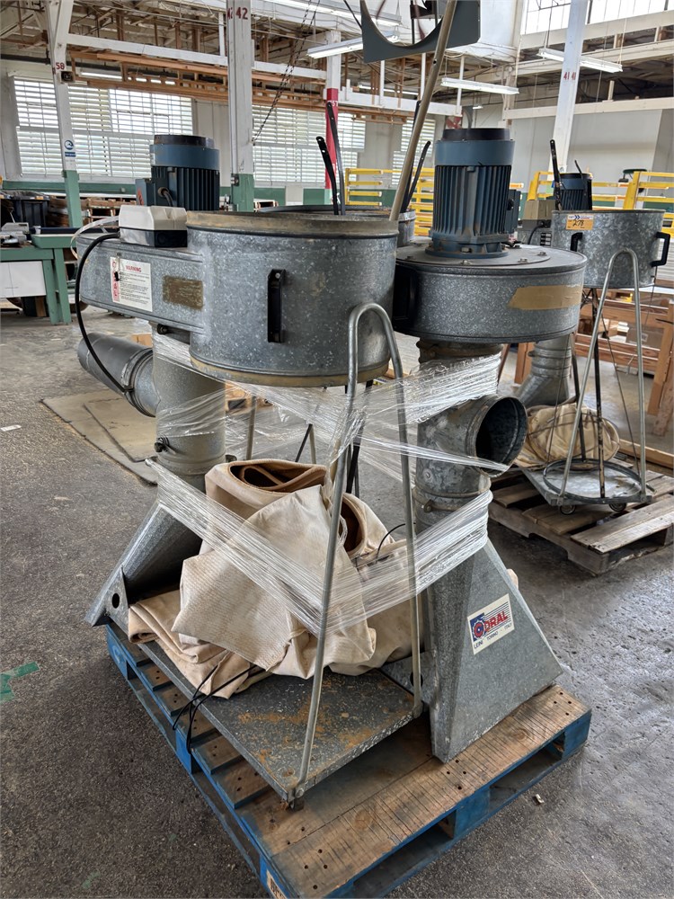(2) Holz/Coral Dust Collectors
