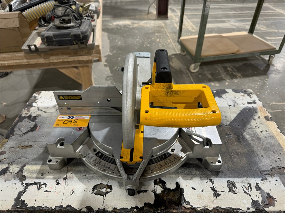 Dewalt "DW705" 12" Compound Miter Saw