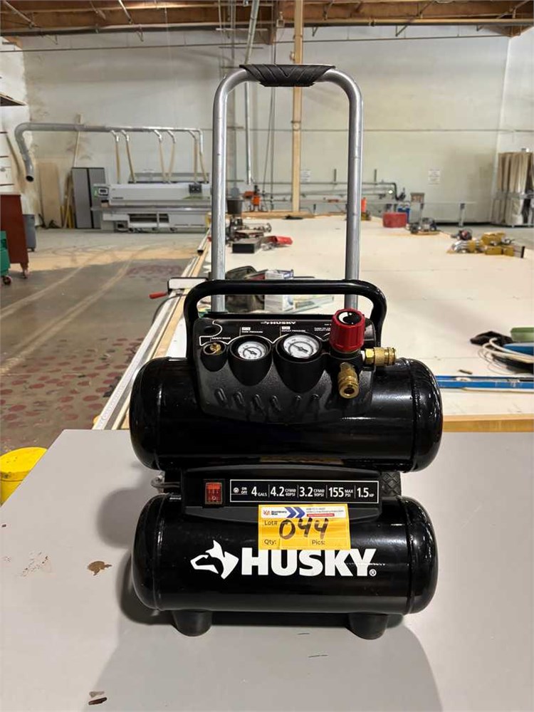 Husky "H1504ST2" Air Compressor