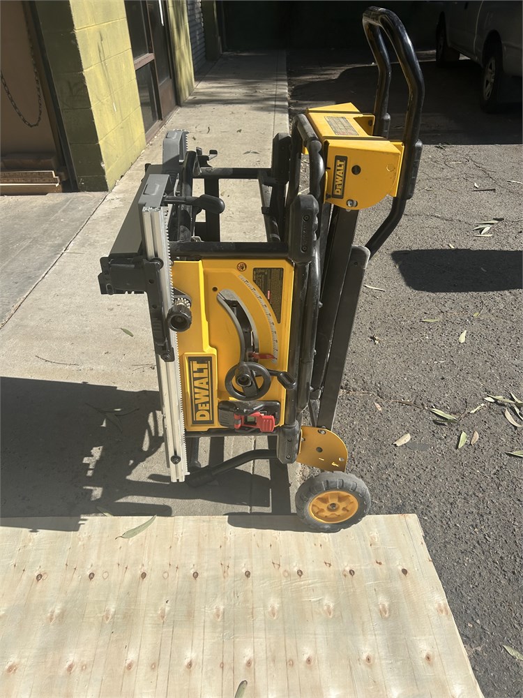 DeWalt Portable Table Saw