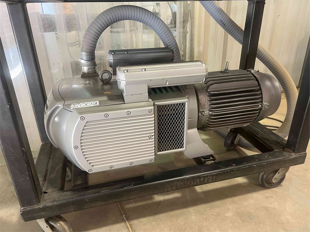 Becker "VTLF2.250/0-79" vacuum pump & cart