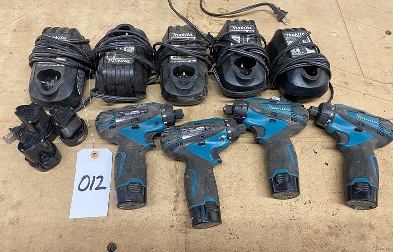 (4) Makita FDO1 Drills (5) Chargers & (3) Batteries - Tested & Working