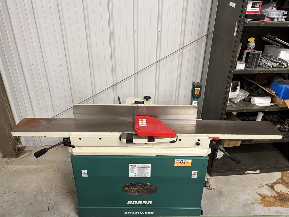 Grizzly "G0858" Parallelogram Jointer w/ Helical Cutterhead & Mobile Base