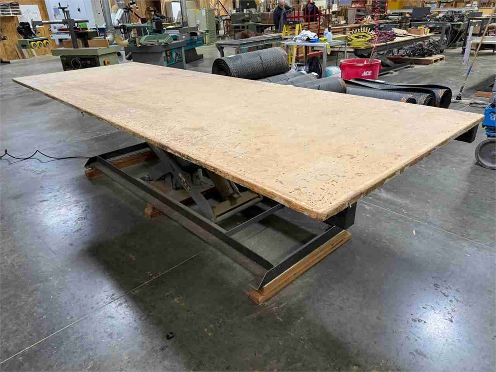 American Lifts "T1036022" Lift Table