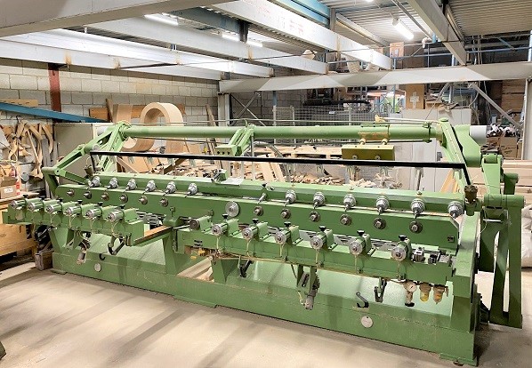 La Scolpitrice "201-12" Carving Machine * 12 Spindles, 8" x 20"