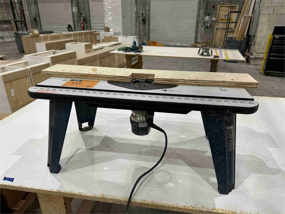 Router Table With Bosch Router