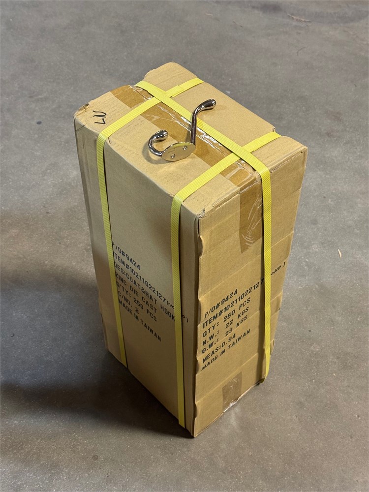 (250) Large Nickle Hooks