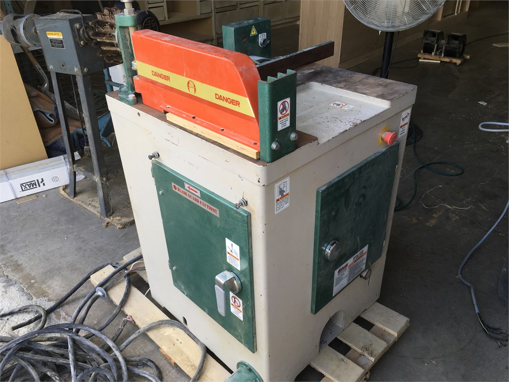 Grizzly Straight Line Rip Saw